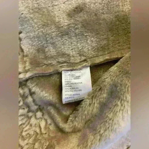 Beautiful faux fur vest beige NWT  10-12 - Picture 5 of 6